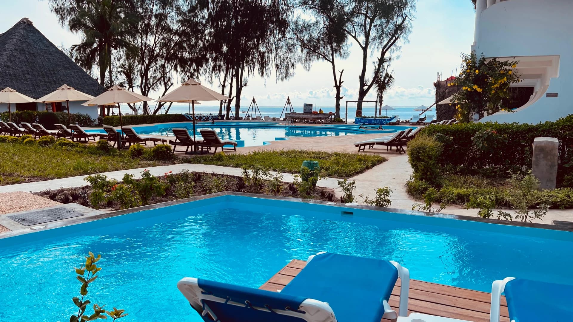 Swim-up Sea View